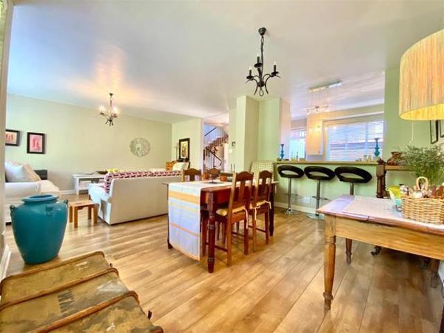 2 Bedroom Apartment in Craighall