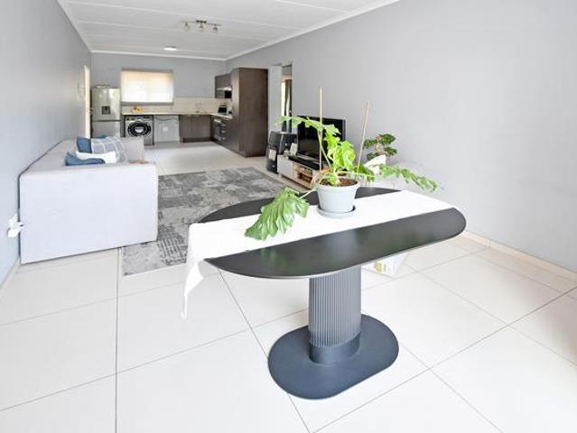 2 Bedroom Apartment in Dainfern