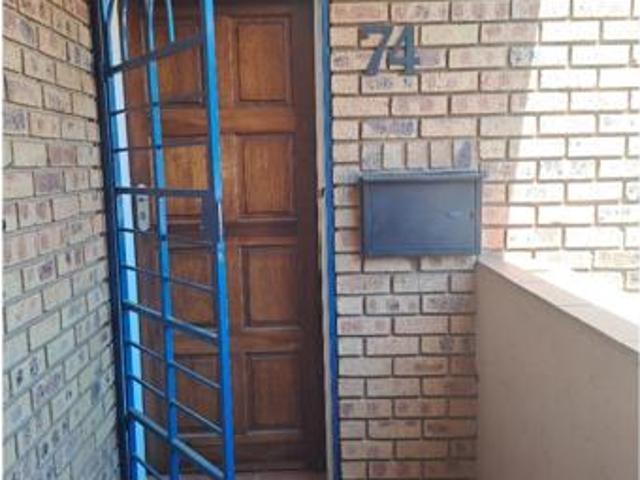 2 Bedroom Apartment in Die Hoewes