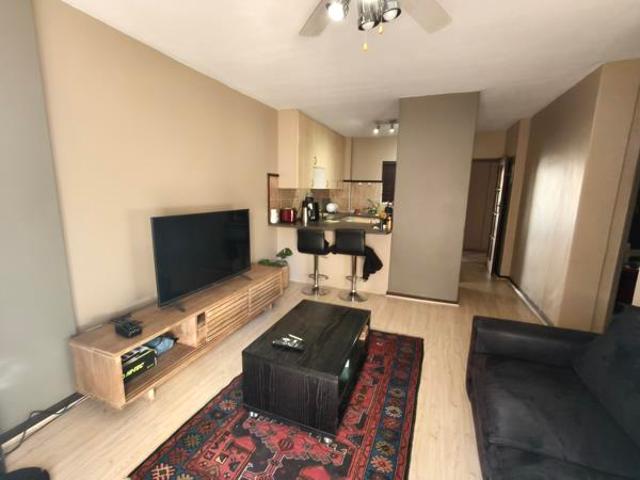 2 Bedroom Apartment in Die Hoewes