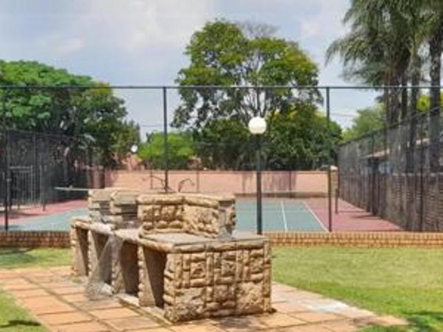 2 Bedroom Apartment in Die Hoewes