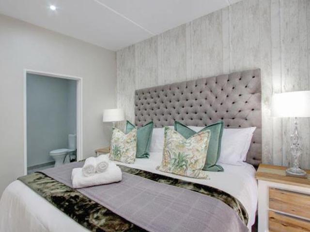 2 Bedroom Apartment in Die Hoewes