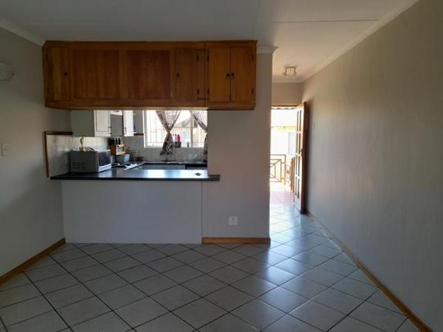 2 Bedroom Apartment in Die Hoewes