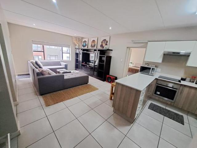 2 Bedroom Apartment in Die Hoewes