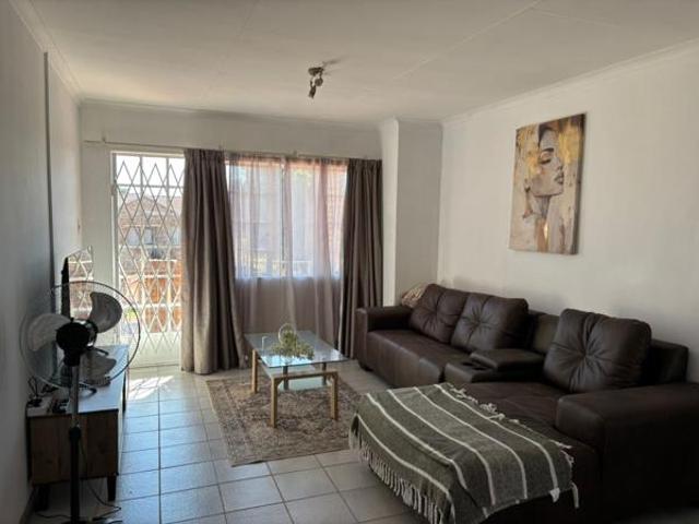 2 Bedroom Apartment in Die Hoewes