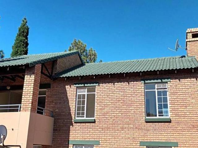 2 Bedroom Apartment in Die Hoewes