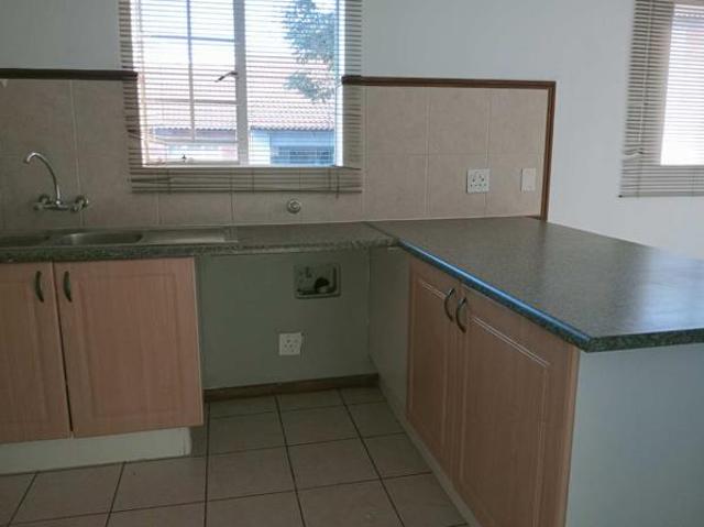 2 Bedroom Apartment in Die Hoewes