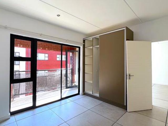 2 Bedroom Apartment in Die Hoewes