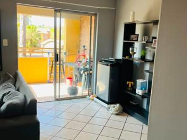 2 Bedroom Apartment in Die Hoewes