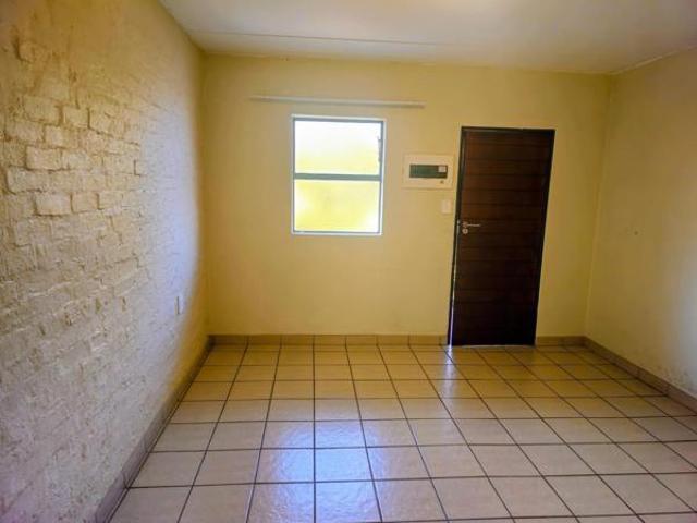 2 Bedroom Apartment in Die Hoewes