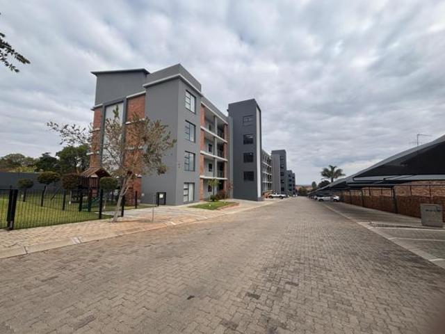 2 Bedroom Apartment in Die Hoewes