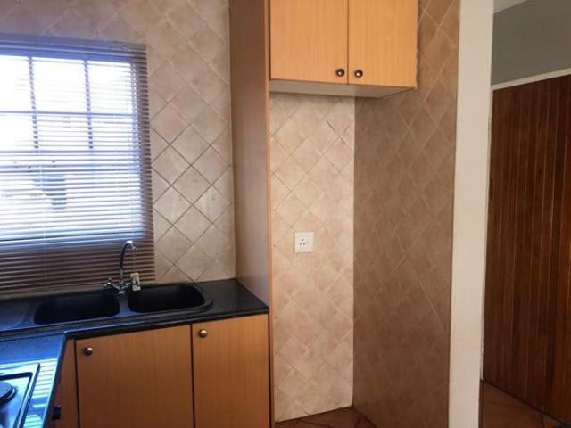 2 Bedroom Apartment in Die Hoewes
