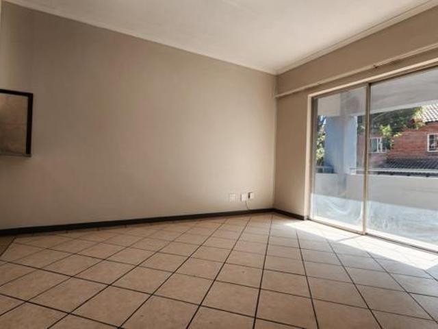 2 Bedroom Apartment in Die Hoewes