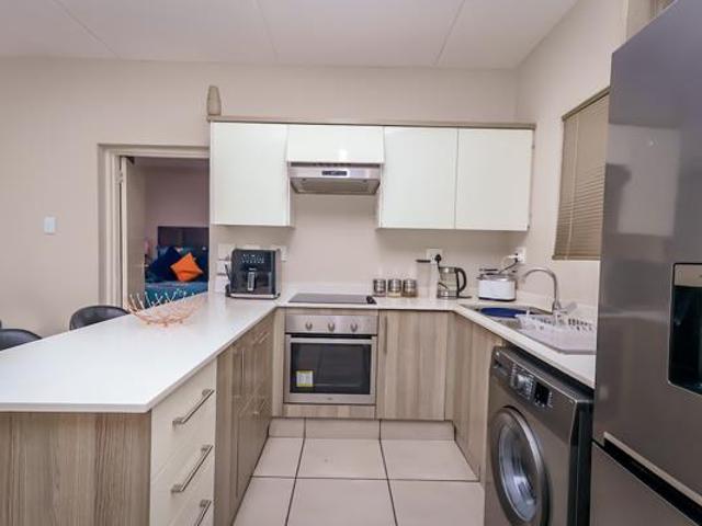 2 Bedroom Apartment in Die Hoewes