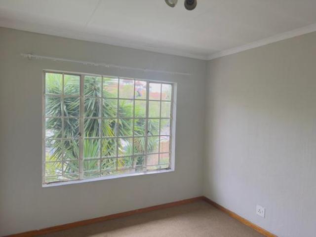 2 Bedroom Apartment in Die Hoewes