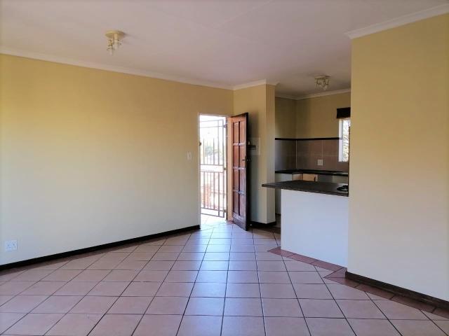 2 Bedroom Apartment in Die Hoewes