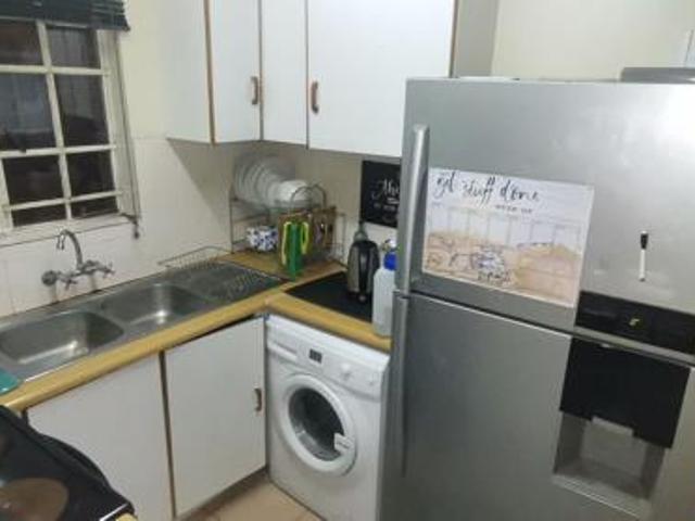 2 Bedroom Apartment in Die Hoewes