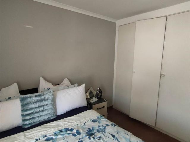 2 Bedroom Apartment in Die Hoewes