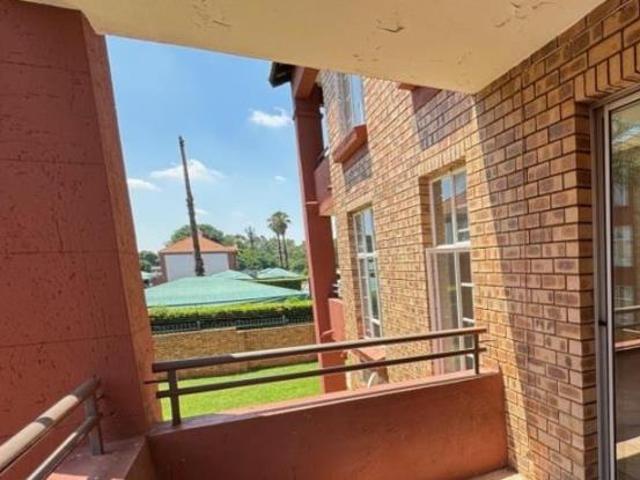 2 Bedroom Apartment in Die Hoewes