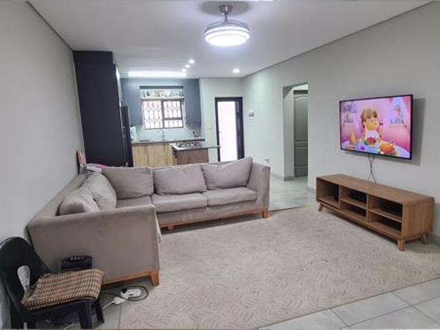 2 Bedroom Apartment in Die Hoewes