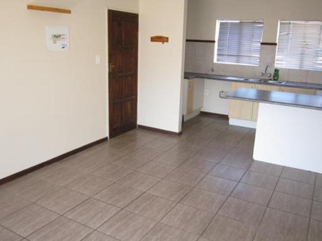 2 Bedroom Apartment in Die Hoewes