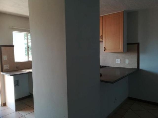 2 Bedroom Apartment in Die Hoewes