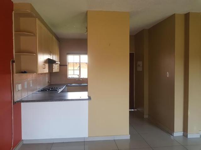 2 Bedroom Apartment in Die Hoewes