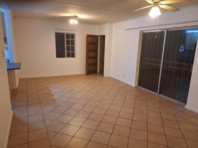 2 Bedroom Apartment in Die Hoewes