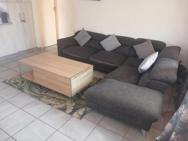 2 Bedroom Apartment in Die Hoewes