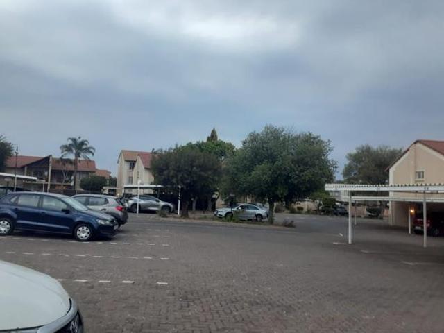 2 Bedroom Apartment in Die Hoewes