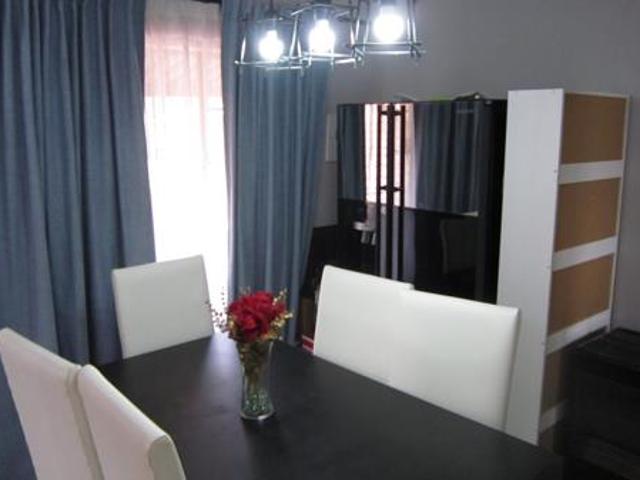 2 Bedroom Apartment in Die Hoewes