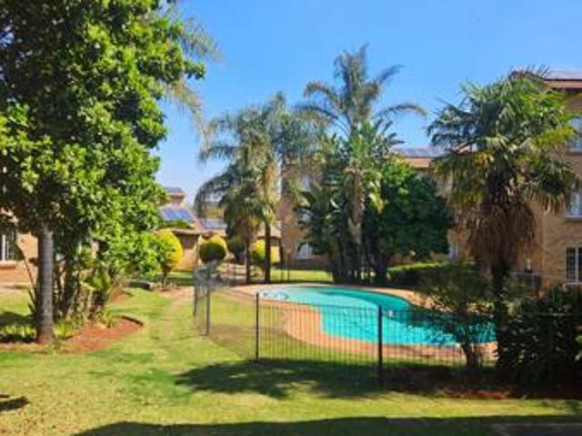 2 Bedroom Apartment in Die Hoewes