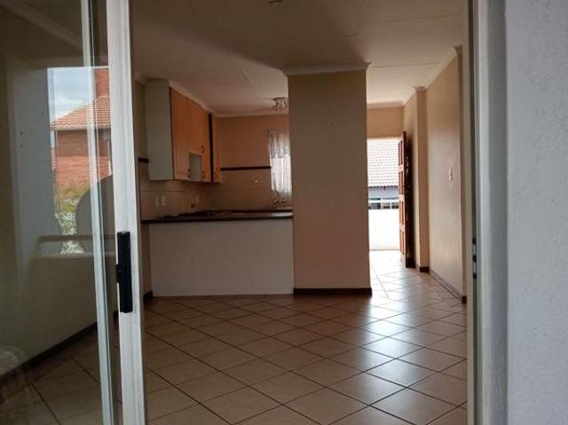 2 Bedroom Apartment in Die Hoewes