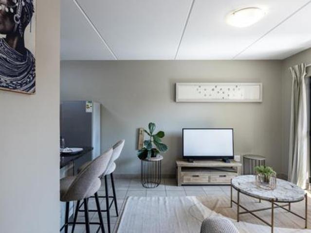2 Bedroom Apartment in Die Hoewes