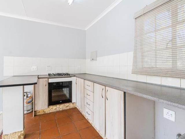 2 Bedroom Apartment in Douglasdale