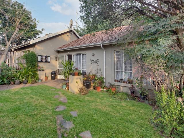 2 Bedroom Apartment in Douglasdale