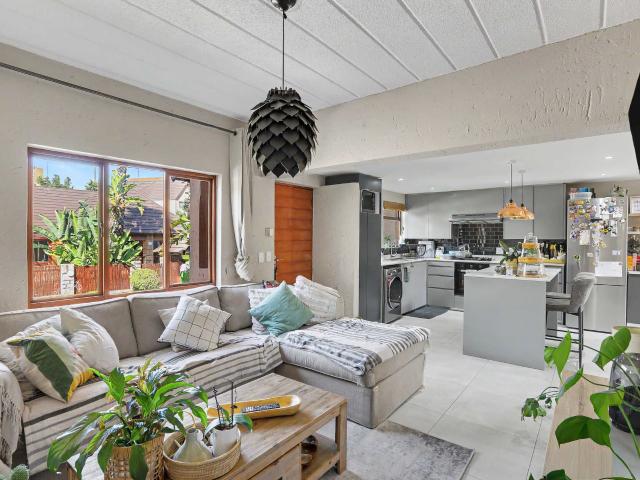 2 Bedroom Apartment in Douglasdale