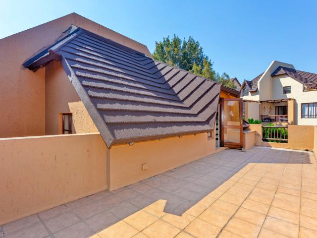 2 Bedroom Apartment in Douglasdale