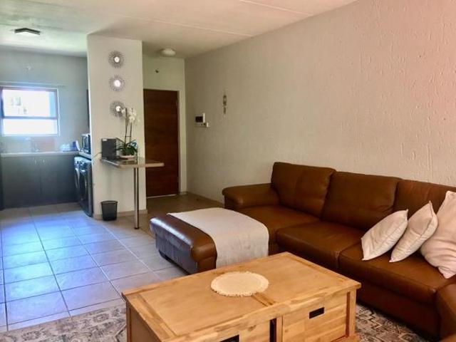 2 Bedroom Apartment in Douglasdale