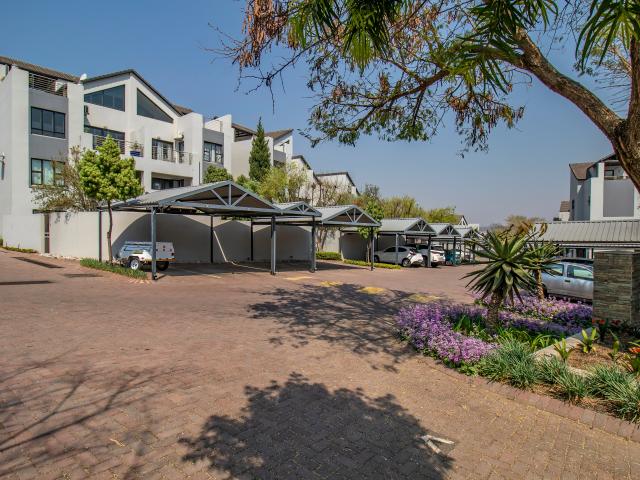 2 Bedroom Apartment in Douglasdale