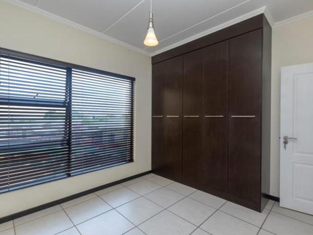 2 Bedroom Apartment in Douglasdale