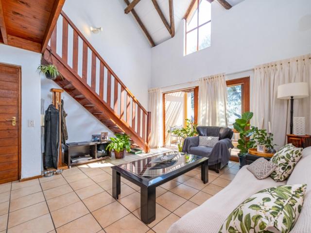 2 Bedroom Apartment in Douglasdale
