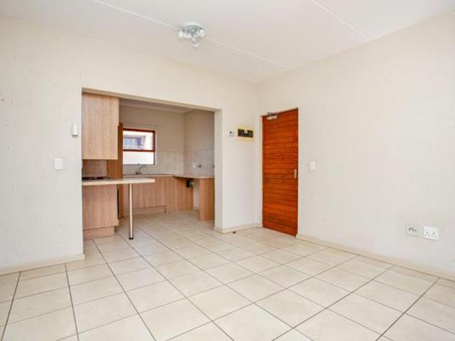 2 Bedroom Apartment in Douglasdale
