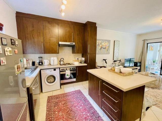2 Bedroom Apartment in Douglasdale