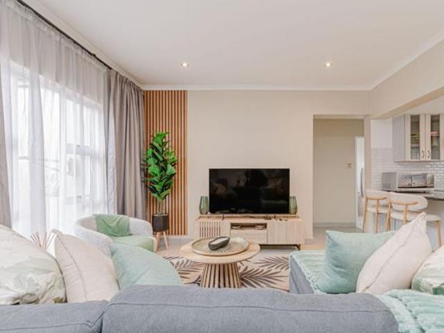 2 Bedroom Apartment in Eagle Canyon Golf Estate