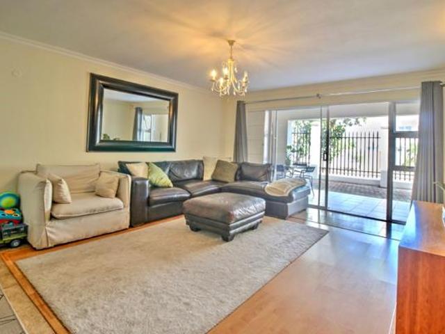 2 Bedroom Apartment in Edgemead