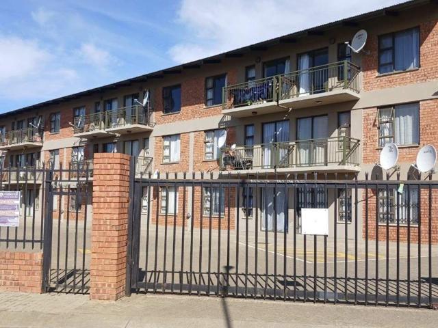 2 Bedroom Apartment in Ehrlich Park