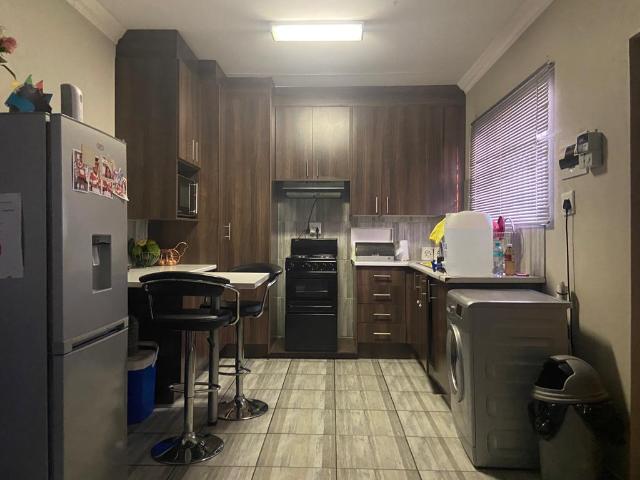 2 Bedroom Apartment in Eloff