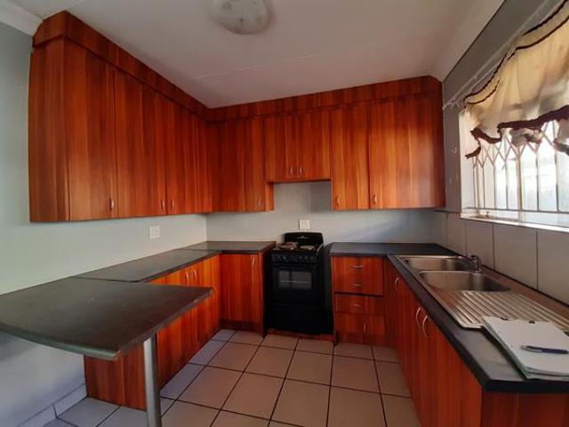 2 Bedroom Apartment in Eloff