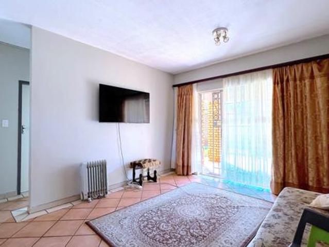 2 Bedroom Apartment in Equestria